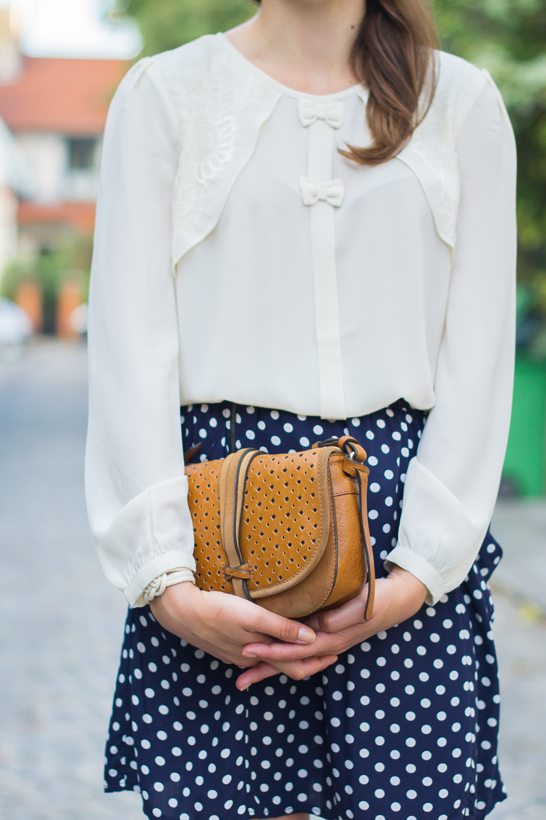 Blog-Mode-And-the-City-Looks-Pois-Dentelle-Tweed (11)